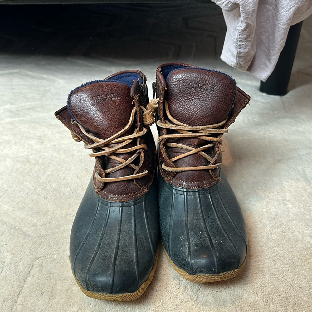 Sperry Duck boots Size 9